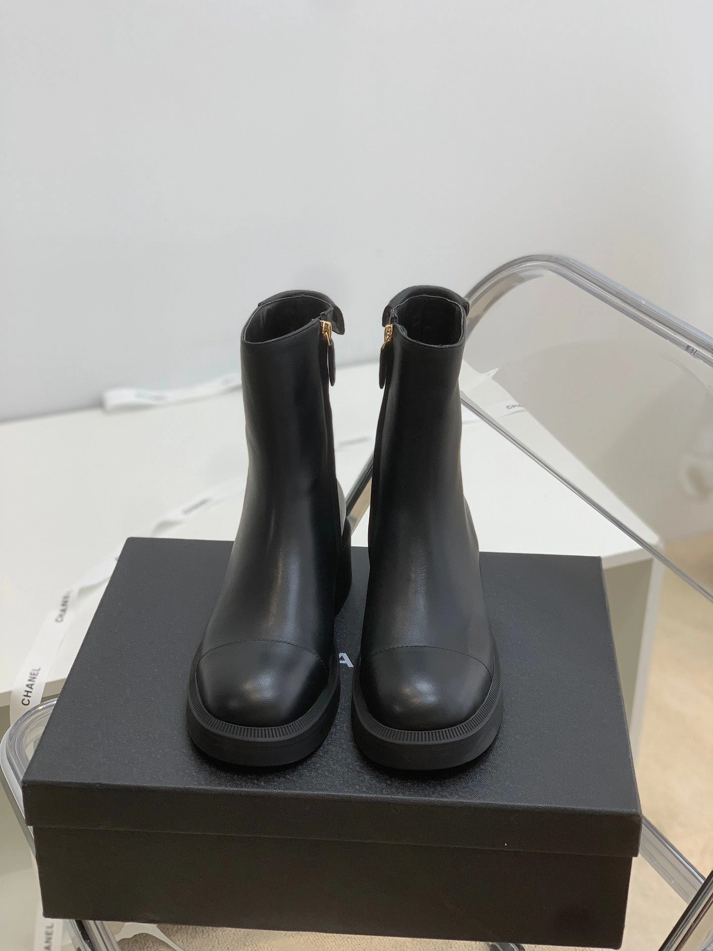 SE692  Size 5-10   Material: Cowhide  Lining: Sheep skin Sole: Rubber Adidas Zx 2k Boost Shoes