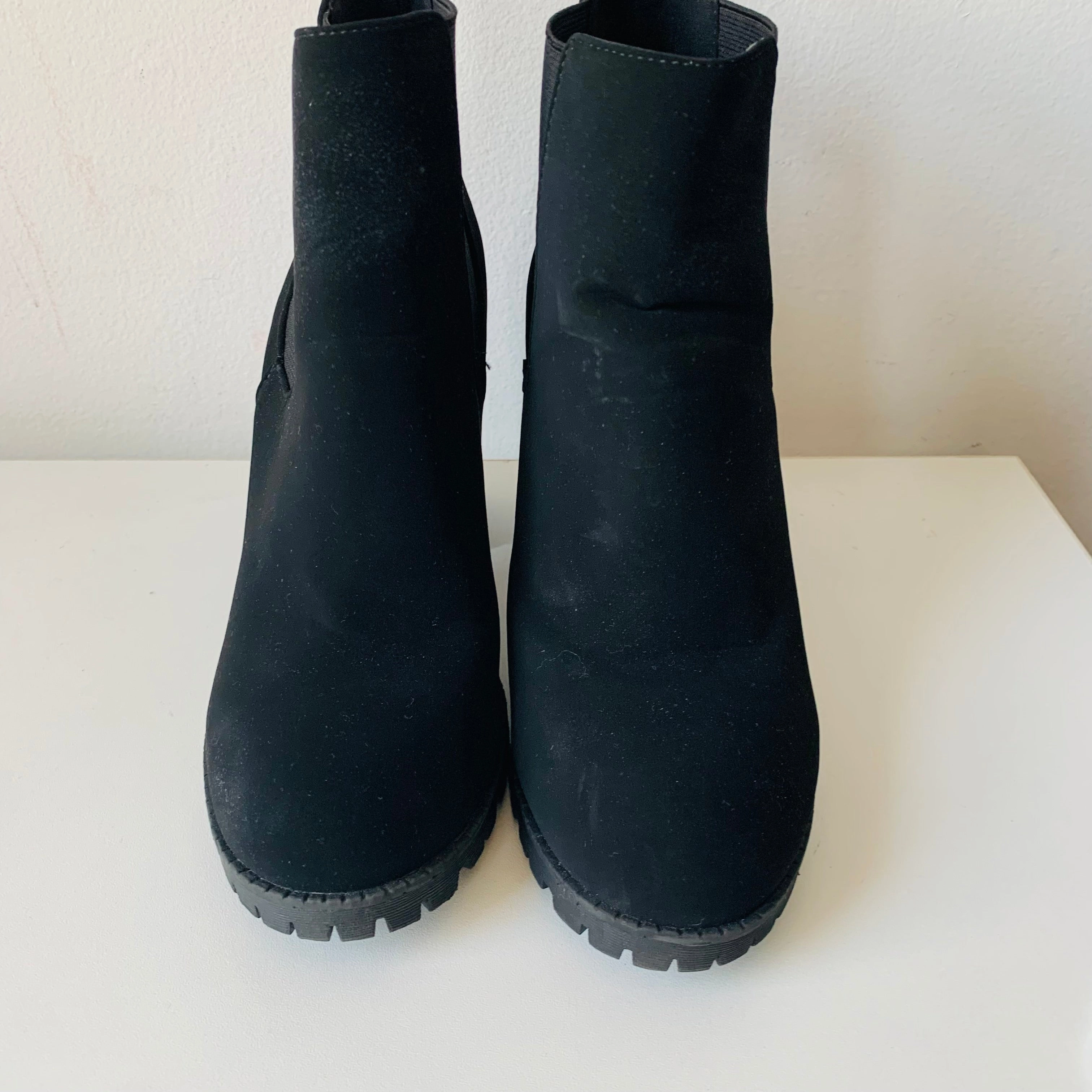 Soda Glove Ankle Boots with Lug Sole Elastic Gore Heeled Boots Size 10 New Street Soccer Shoes Adidas