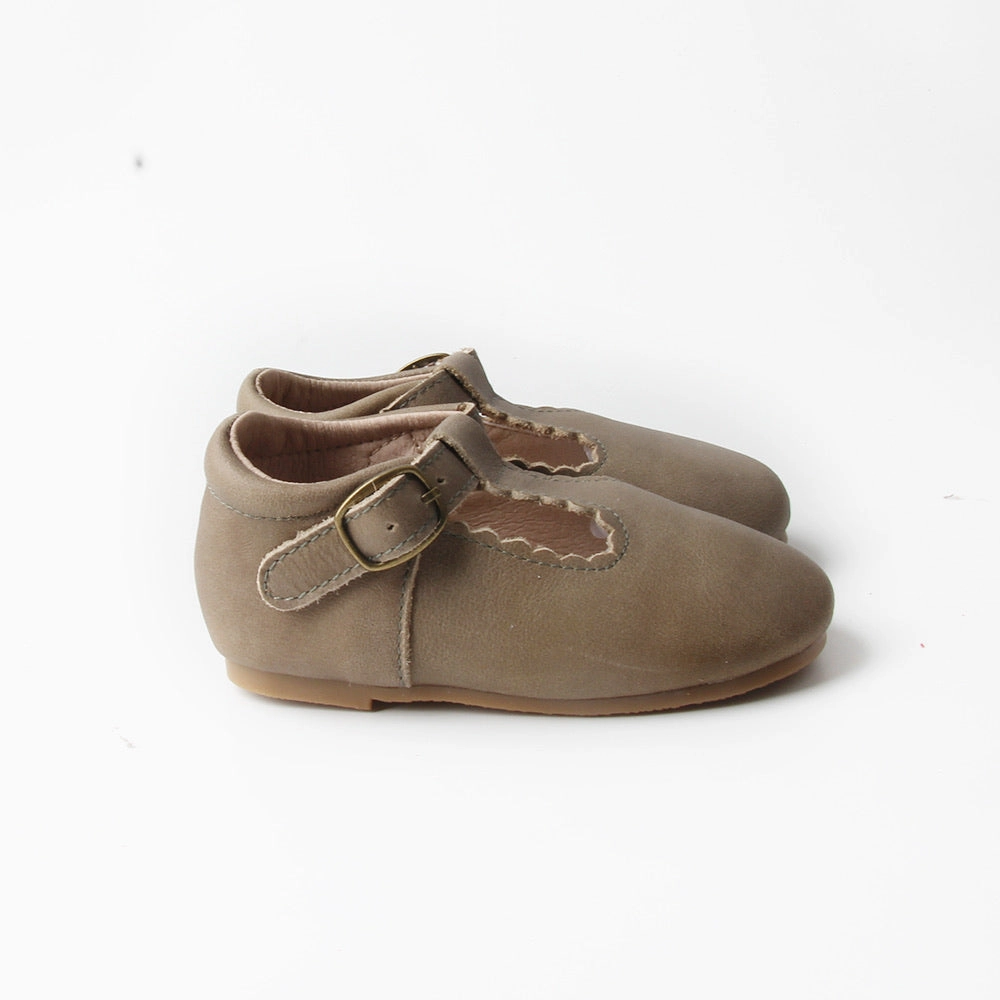 Riley T-Straps -  Oil Waxed - Olive Green Scalloped Asics Speed Workout Shoes