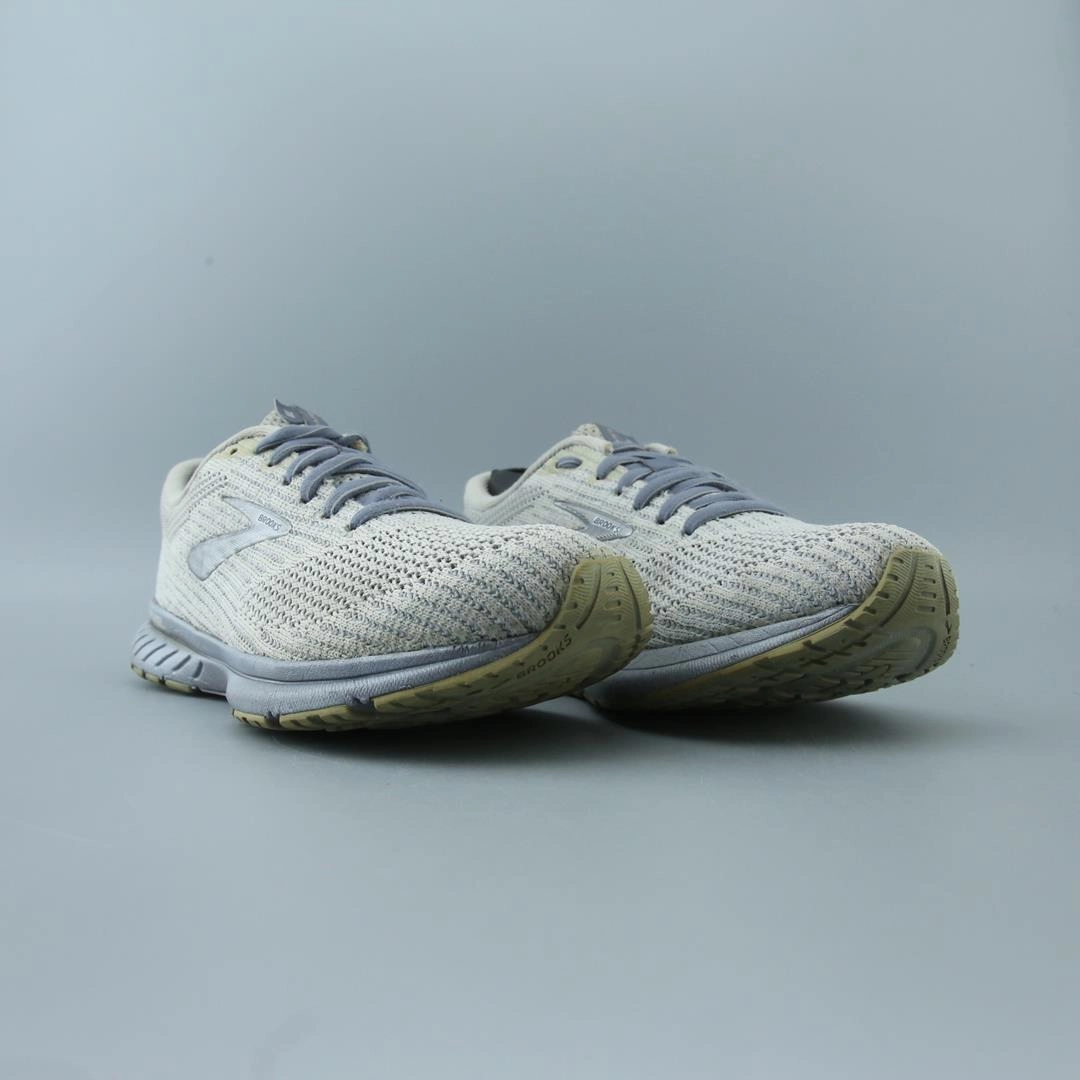 Best Running Shoes For High Arches And Plant BROOKS REVEL 3