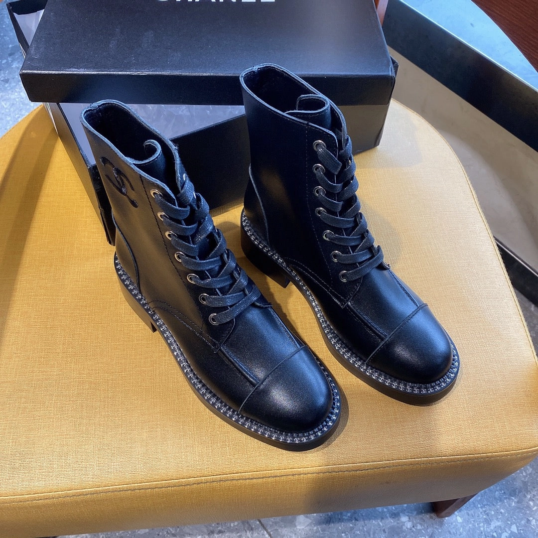 SE635 Size 5-10  Material: Cowhide  Lining: Sheep skin Sole: Rubber Adidas Barricade 13 Tennis Shoes