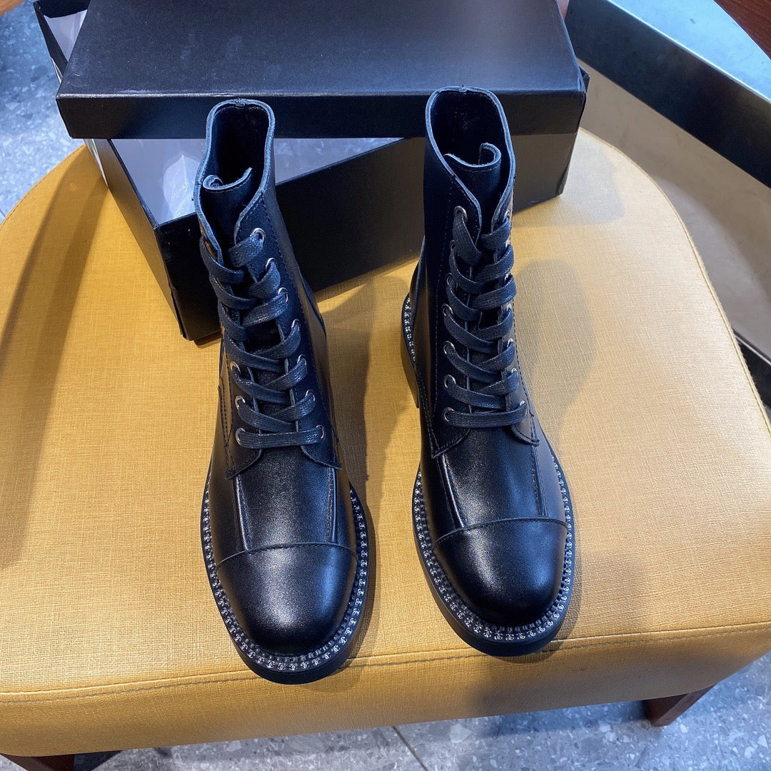 Adidas Shoes Beckham SE635 Size 5-10  Material: Cowhide  Lining: Sheep skin Sole: Rubber