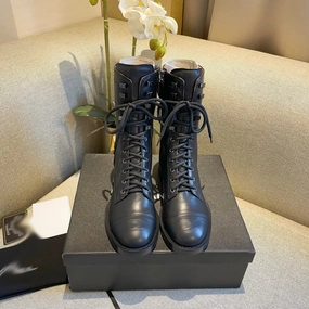 SE650  Size 5-9    Material: Cowhide  Lining: Sheep skin Sole: Italian leather Cloudfoam Shoes Adidas