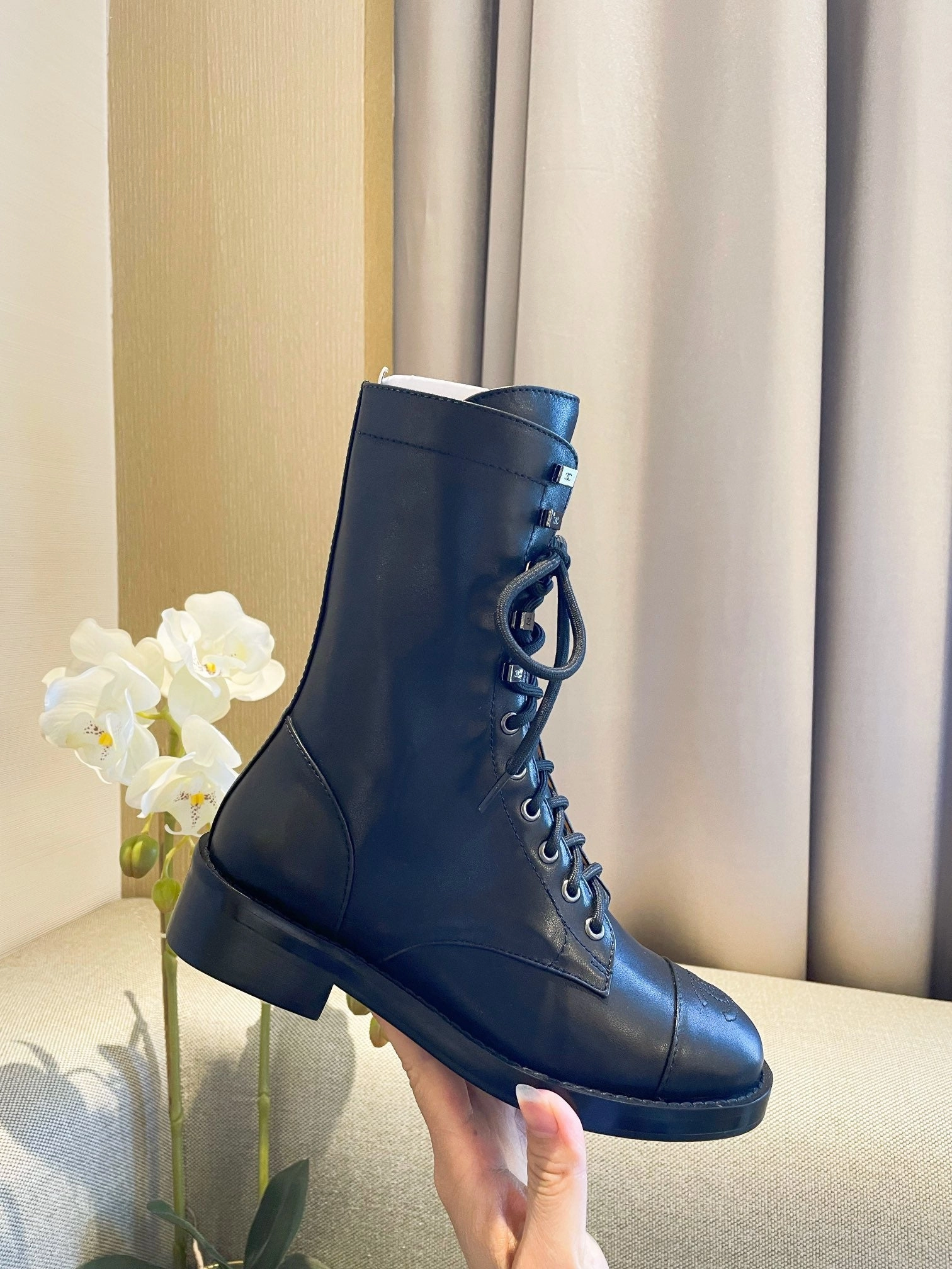 Adidas Retrocross Golf Shoes SE650  Size 5-9    Material: Cowhide  Lining: Sheep skin Sole: Italian leather