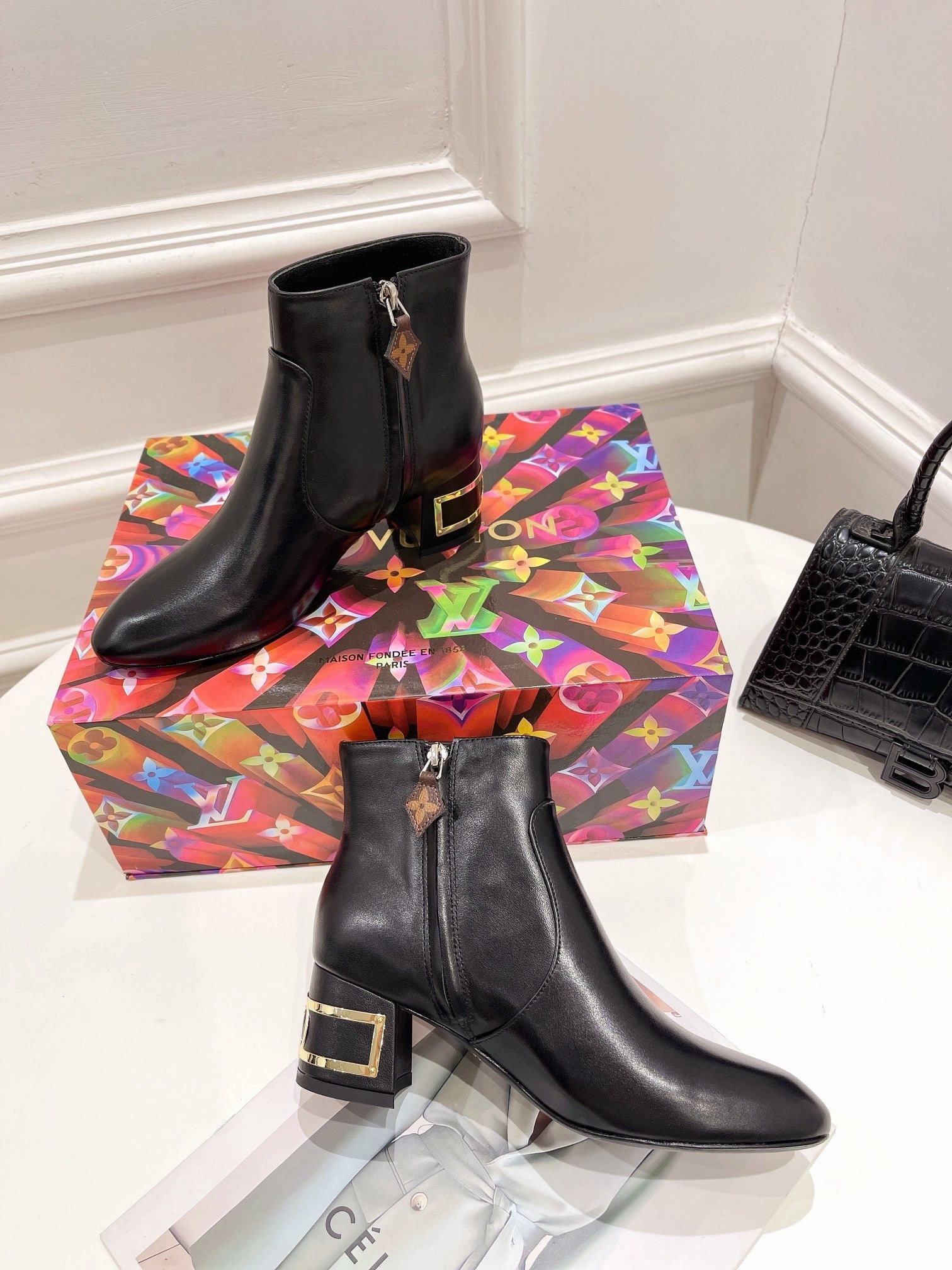 Adidas Navy Shoes SE669  Size 4-9   Heels:5cm Material: Cowhide  Lining: Sheep skin Sole: Italian leather