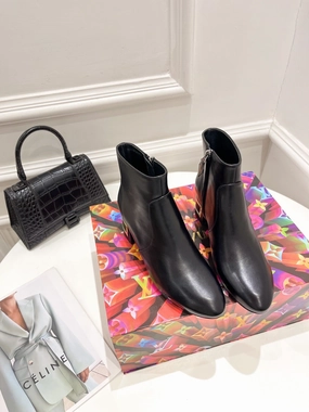 Adidas Country Og Shoes SE669  Size 4-9   Heels:5cm Material: Cowhide  Lining: Sheep skin Sole: Italian leather