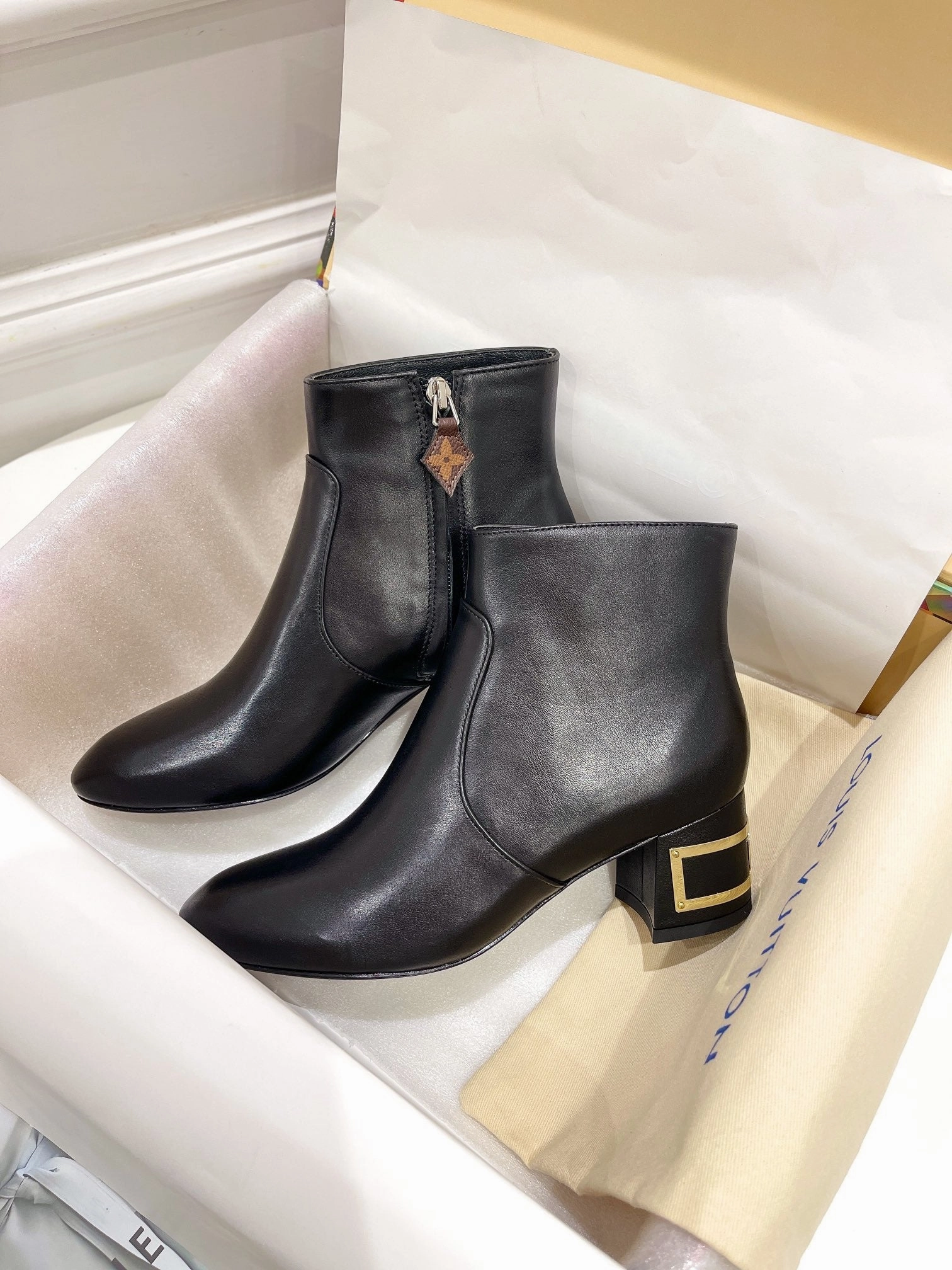 SE669  Size 4-9   Heels:5cm Material: Cowhide  Lining: Sheep skin Sole: Italian leather Fight Club Adidas Shoes