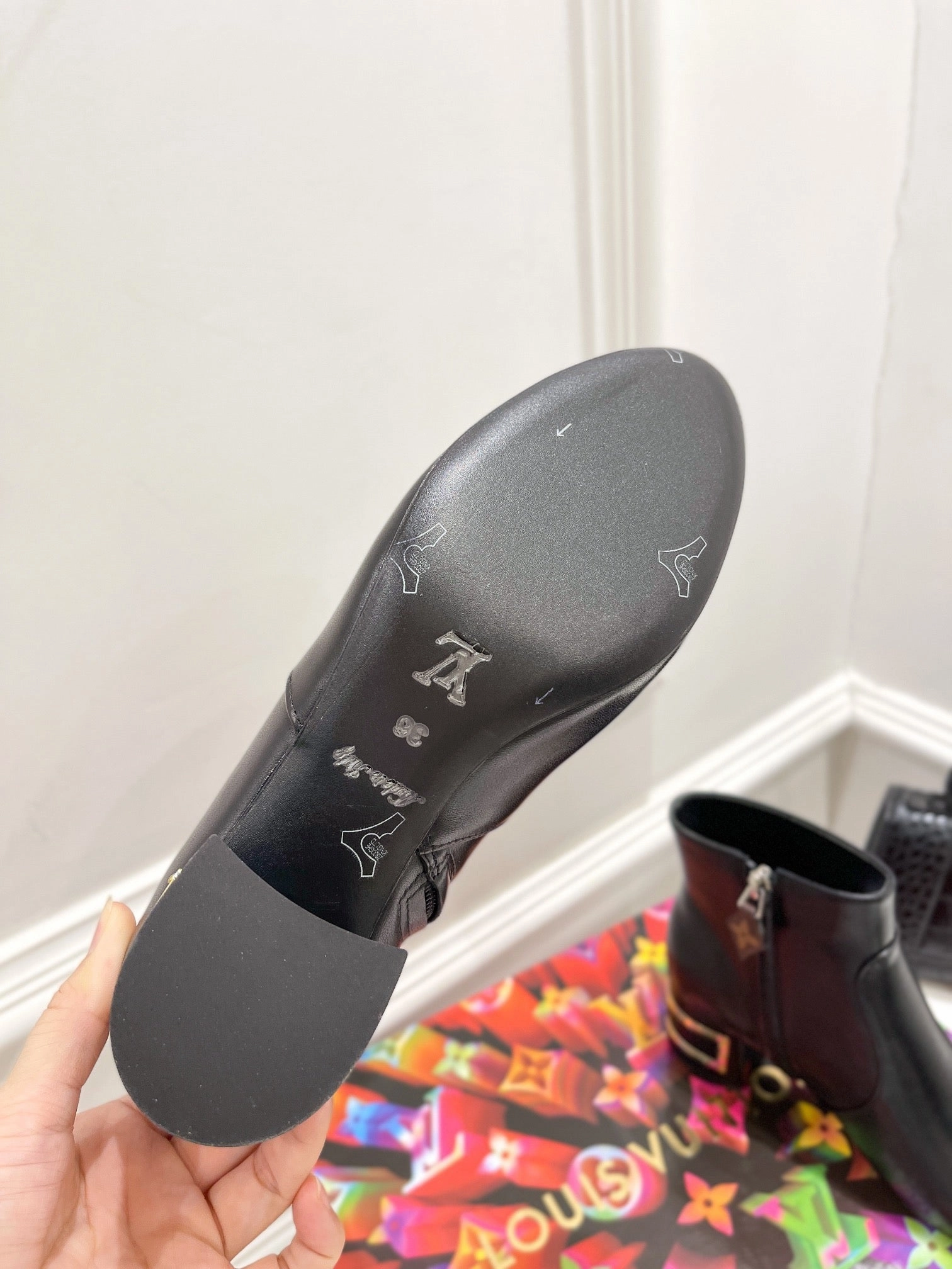 Beyonce New Adidas Shoes SE669  Size 4-9   Heels:5cm Material: Cowhide  Lining: Sheep skin Sole: Italian leather