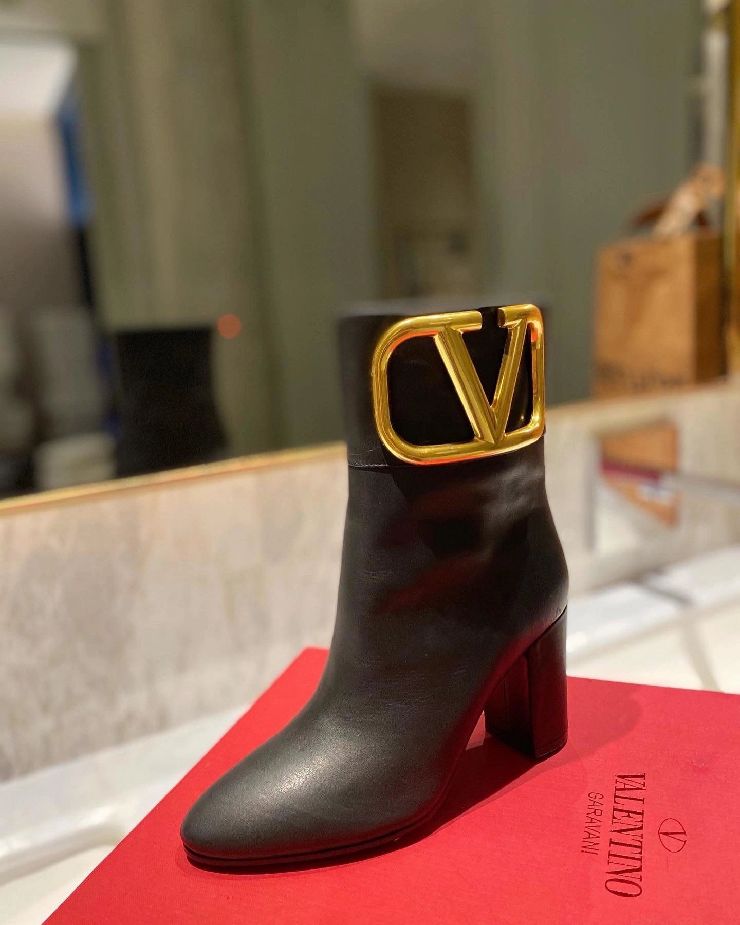 SE794  Size5-11   Heels:8cm Material: Cowhide  Lining: Sheep skin Sole: Italian leather White Adidas Basketball Shoes