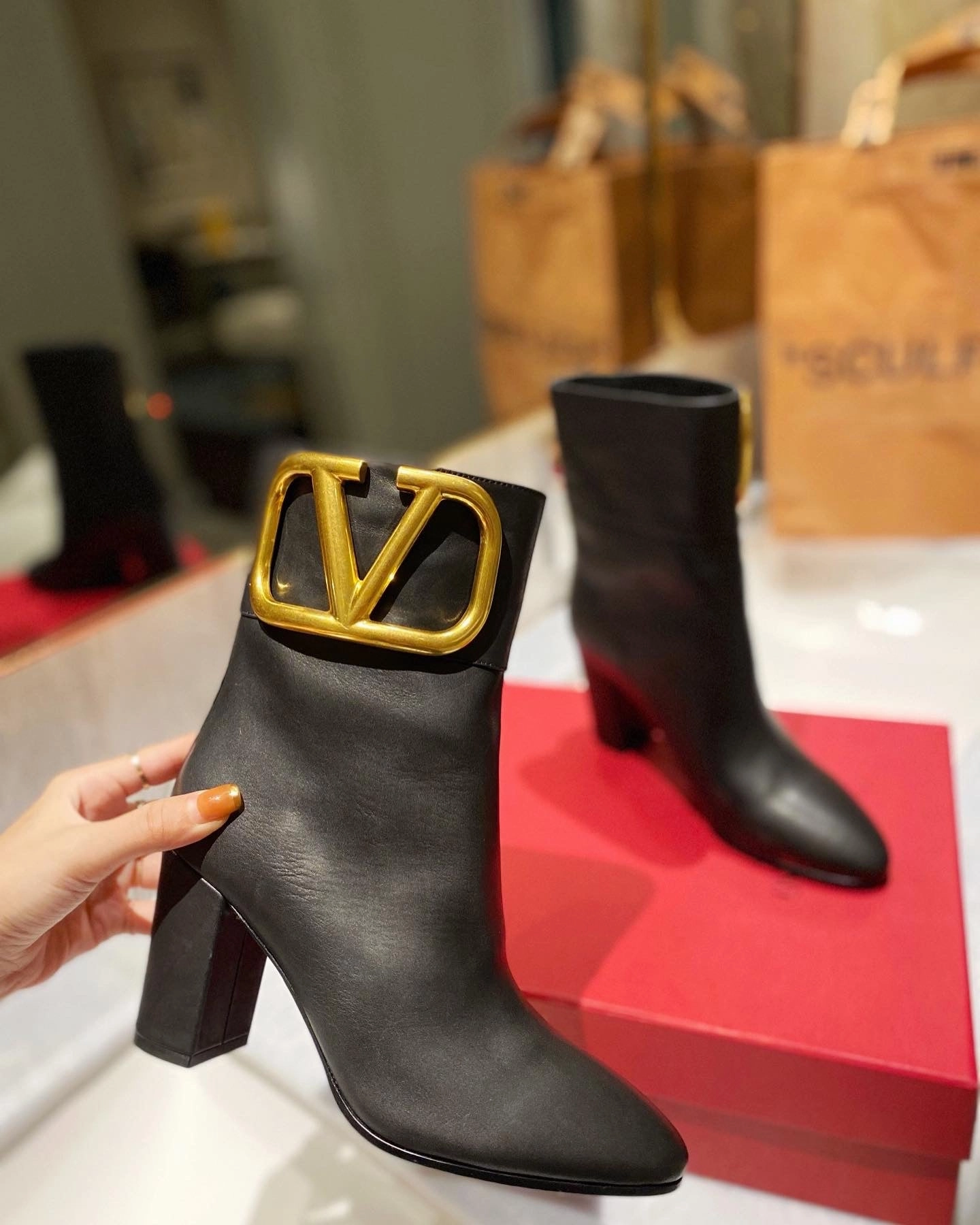 Kevin Garnett Adidas Shoes SE794  Size5-11   Heels:8cm Material: Cowhide  Lining: Sheep skin Sole: Italian leather