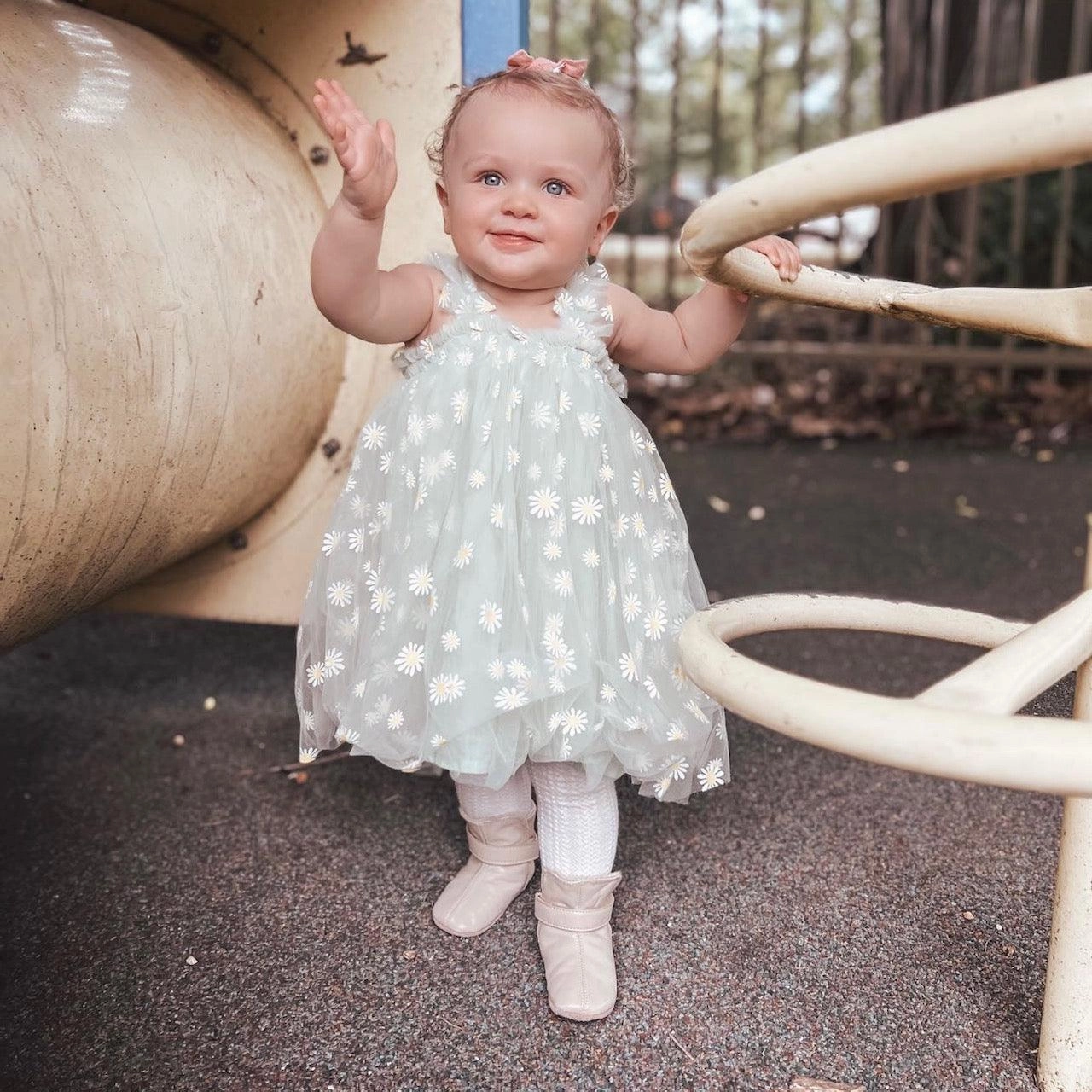 SKEANIE UGG Baby & Toddler First/Pre Walker Boots, Cream,  Gorgeous Soft Genuine Leather Fluffy Lined Boots - Perfect to Keep Little Feet Warm, Podiatry Approved Reconstructed Adidas Shoes