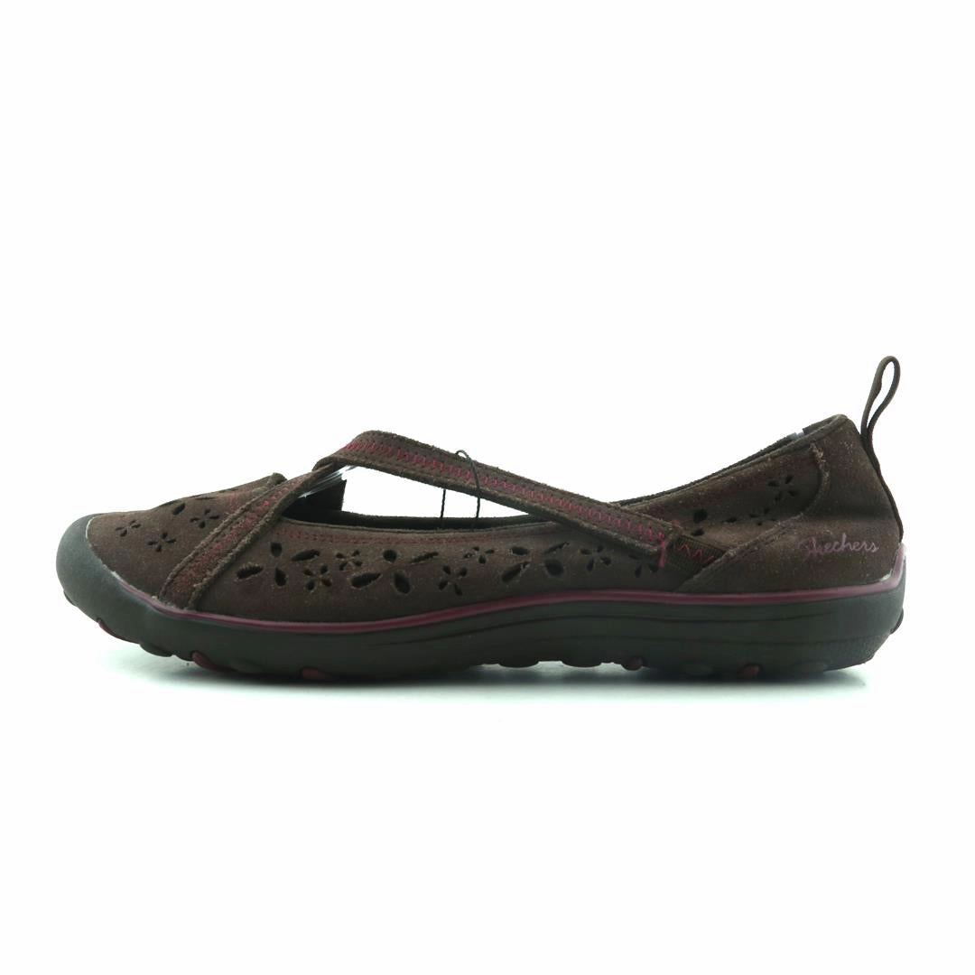 Casual Shoes Style Guide SKECHERS  EARTH FEST