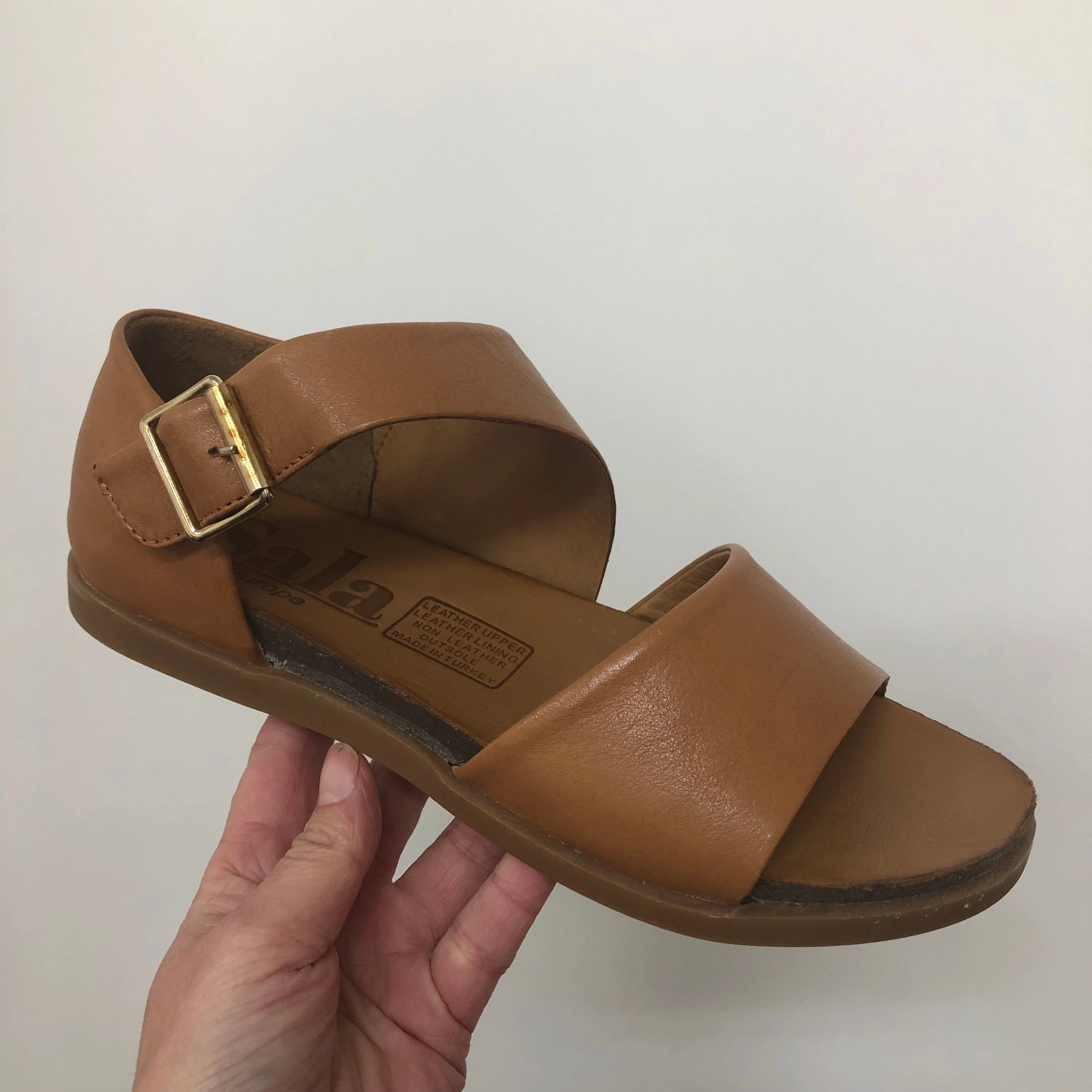 Water-resistant Sala Luna ~ Black ~ Coconut Tan ~ Leather