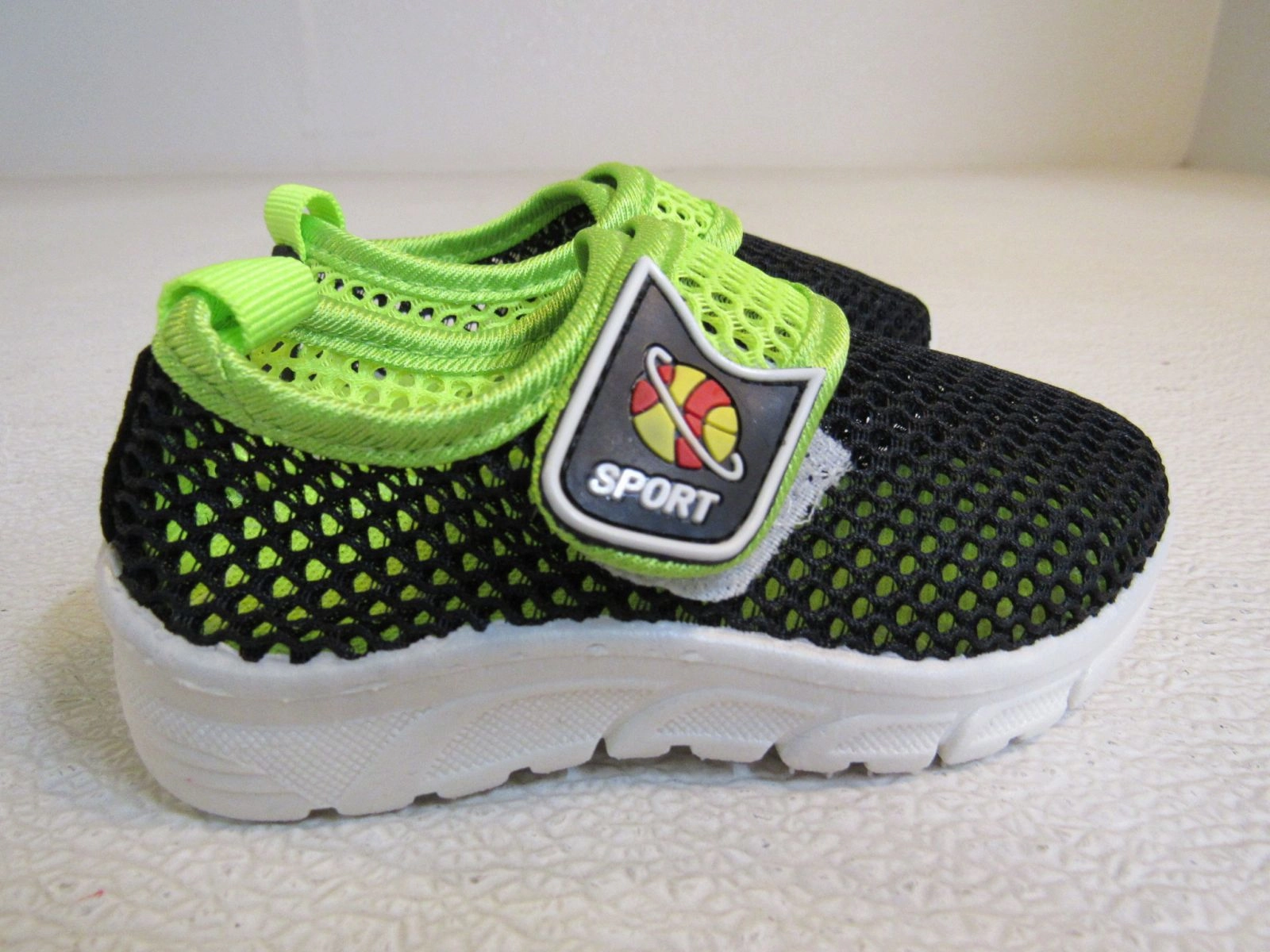 Tennis Vs Running Shoes Sport Mesh Tennis Shoes Black/Lime Green Male Kids 1-2 Size 18-24 mo -- New