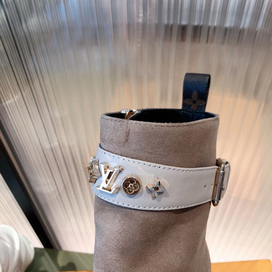 SE684  Size 4-11 Adidas Shoes The Brand With The 3 Stripes