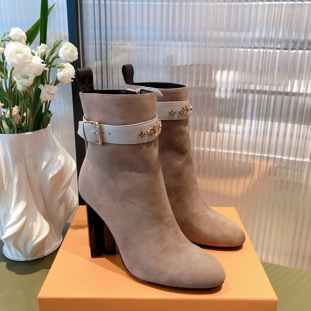 SE684  Size 4-11 Adidas Vl Court Bold Platform Shoes