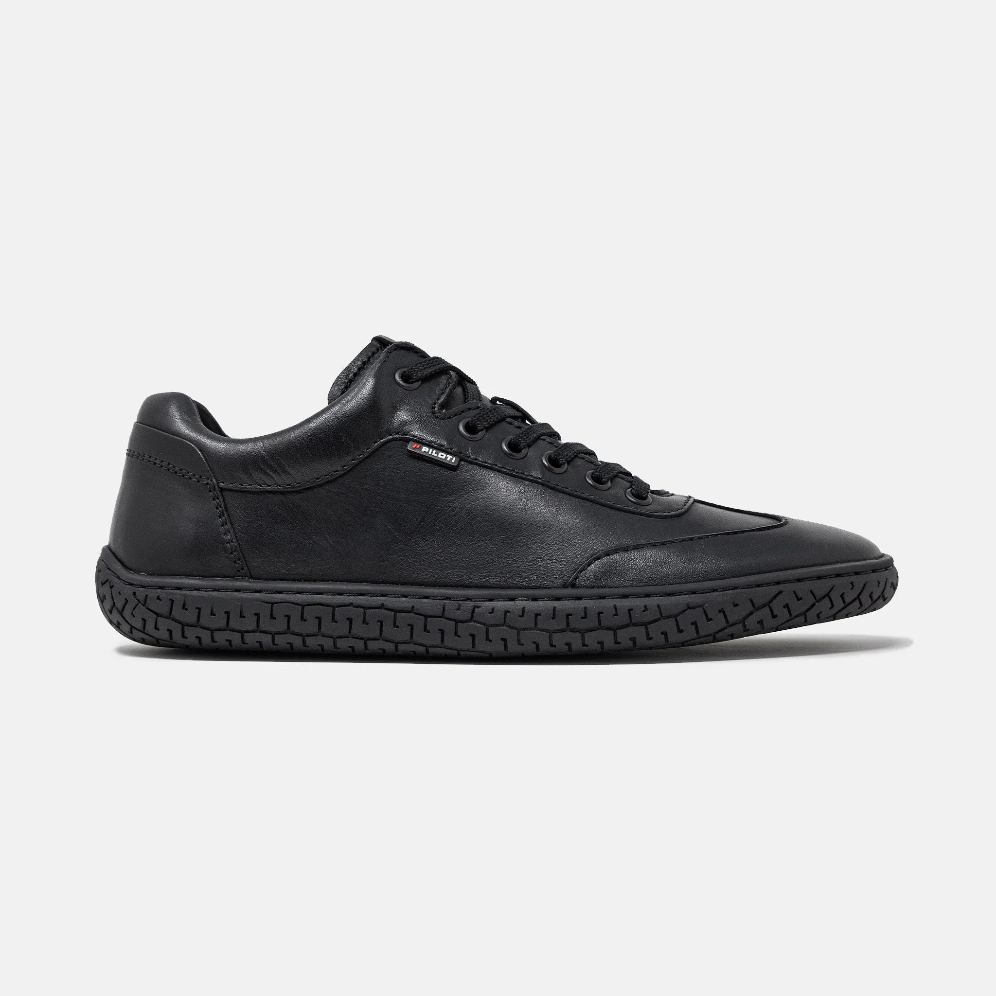 Shift - Black Low Top