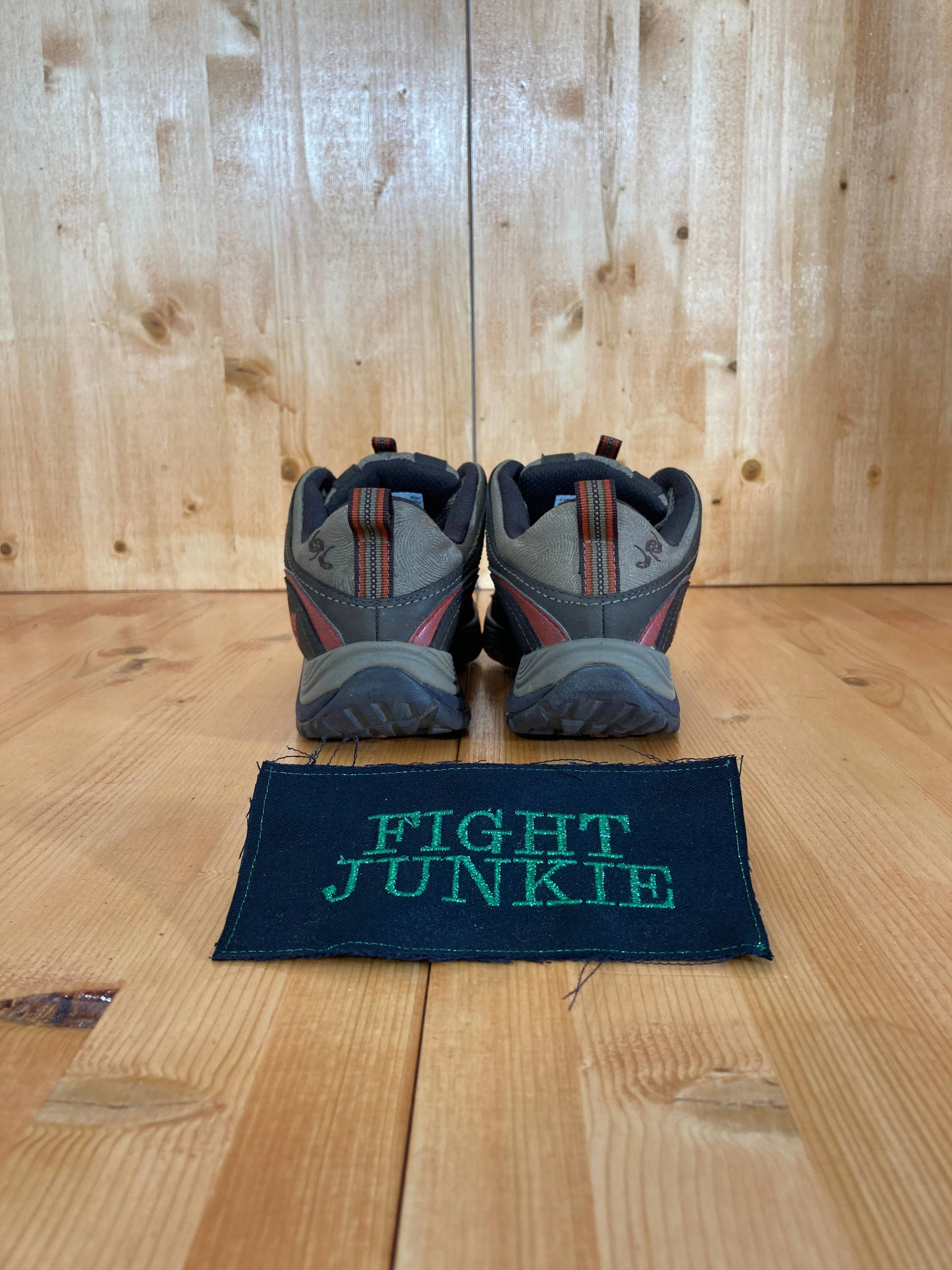 Hiking Boots Rubbing Outside Ankle Bone TIMBERLAND Women's Size 7.5 Vibram Ortholite Hiking Shoes Sneakers