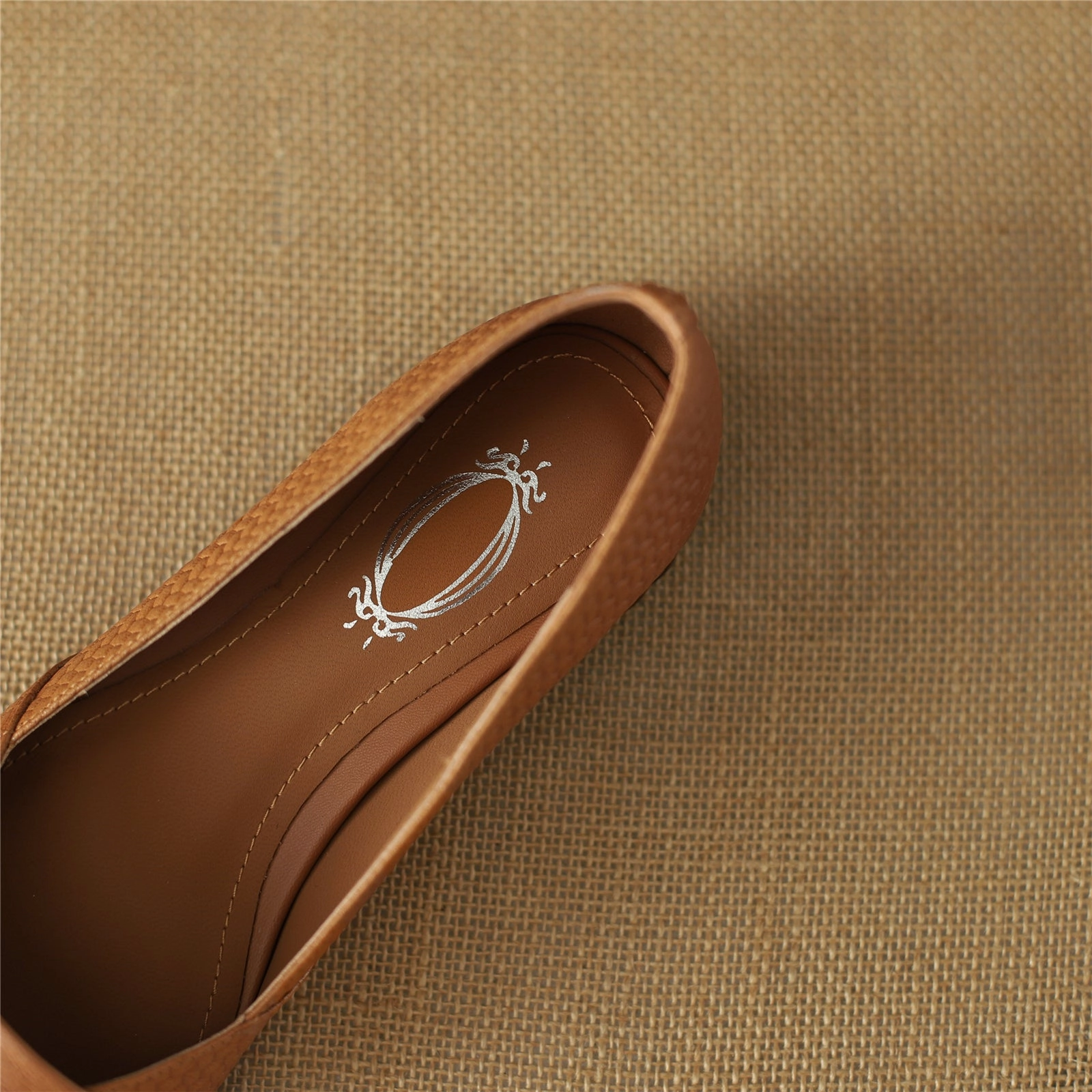 Low Heel Comfortable Dress Shoes TinaCus Women's Pointed Toe Genuine Leather Handmade Flat Heel Shoes