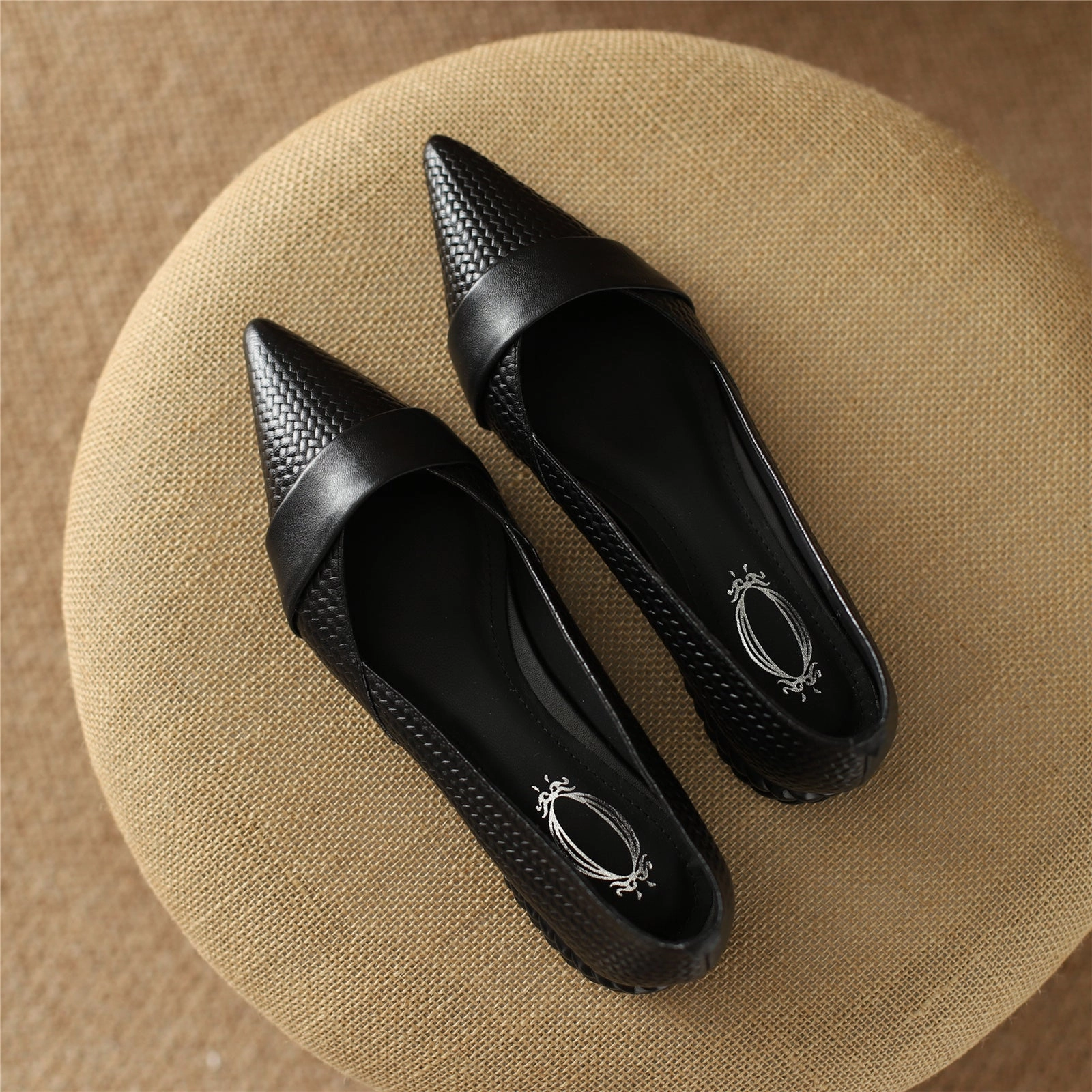 TinaCus Women's Pointed Toe Genuine Leather Handmade Flat Heel Shoes Good Walking Dress Shoes