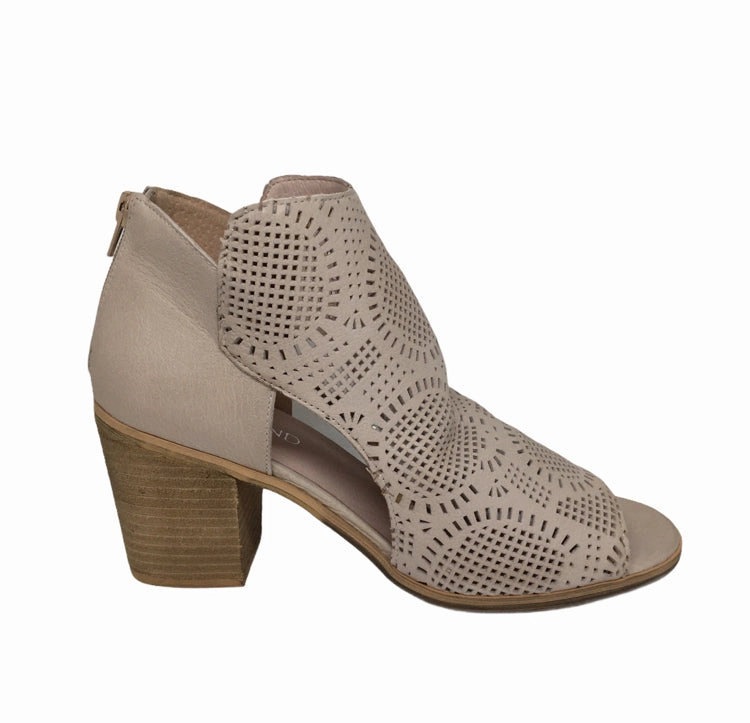 Top End Getit ~ Black ~ Tan ~ Silver All-Day Wear Zip Close