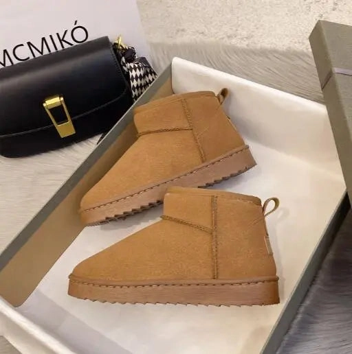 Circo Snow Boots Winter Women Short Plush Warm Snow Boots Casual Shoes 2022 New Suede Fur Chelsea Ankle Boots Flats Platform Ladies Shoes Botas