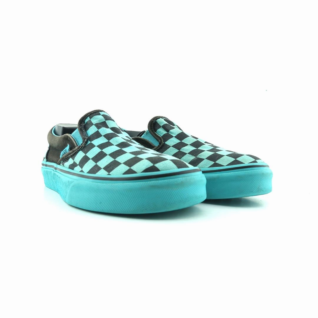 VANS CLASSIC CHECKERBOARD Good Casual Shoes With Jeans