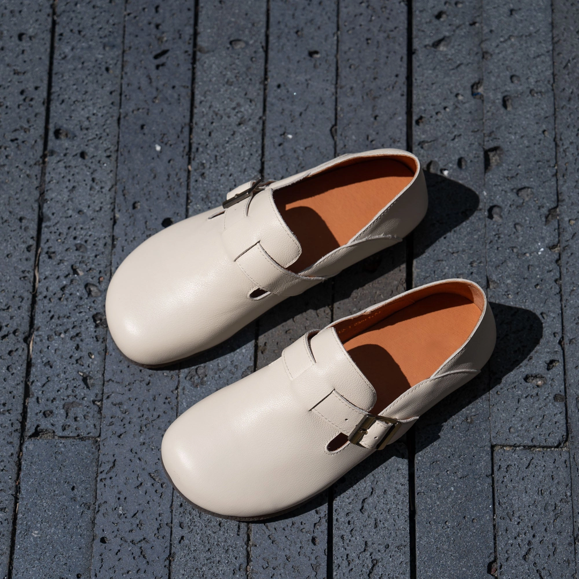 Loafers Dillards Soft Leather Flat Slip on Loafers for Women Buckle-fastening Monk Shoes in Beige/Apricot/Black