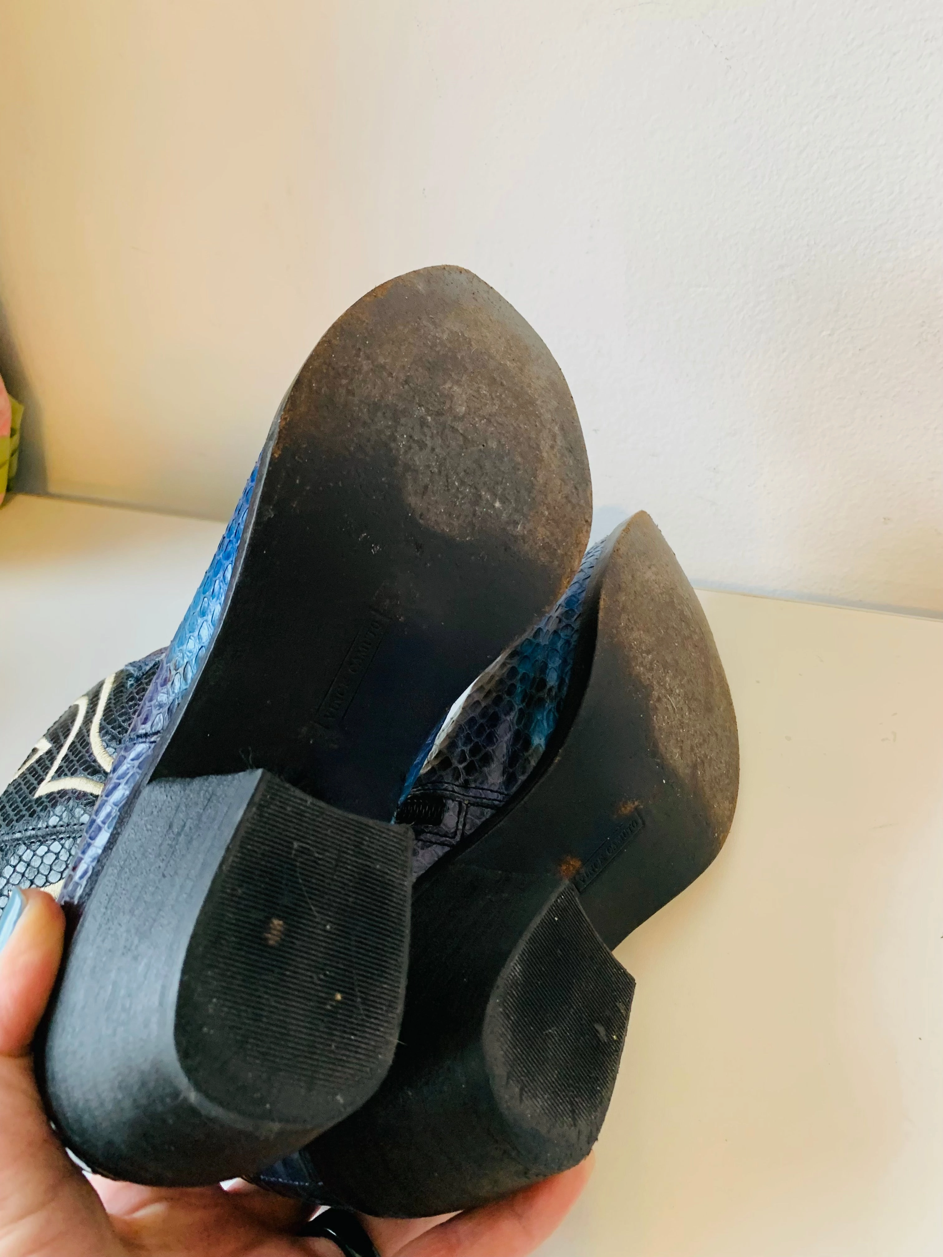 Adidas Kaptir Running Shoes Vince Camuto Calina Embroidered Blue Leather Ankle Boot Size 9